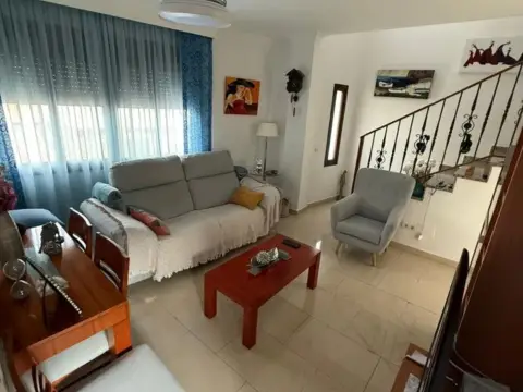 Chalet en calle Moclinejo