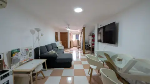 Casa adosada en Plaza de Enrique López Vidal, 21