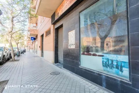 Local comercial en calle de Santa Bárbara, 11