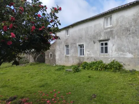 Casa en Sedes-Pedroso-Doso