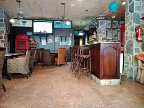 Local comercial en calle Reis Catolicos