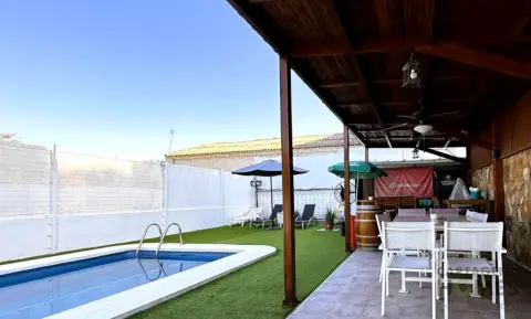 Chalet en Avenida de Santiago, 1
