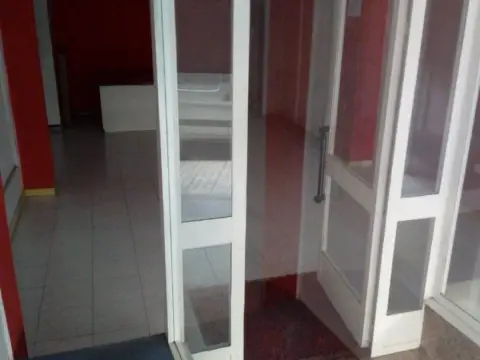 Local comercial en Residencia