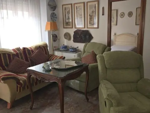 Piso en Ctra. Circunvalación - La Magdalena