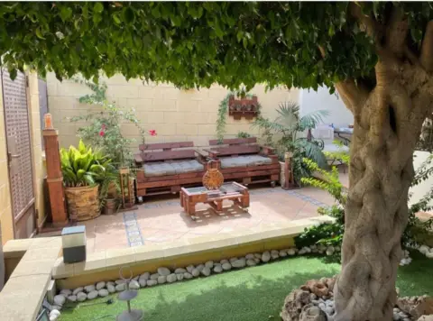 Casa pareada en calle de Capricornio