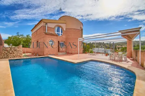 Chalet en Urbanización Bonalba