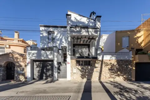 Casa adosada en calle Blasco Ibáñez, 7