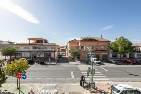 Casa adosada en calle Rosales, 5