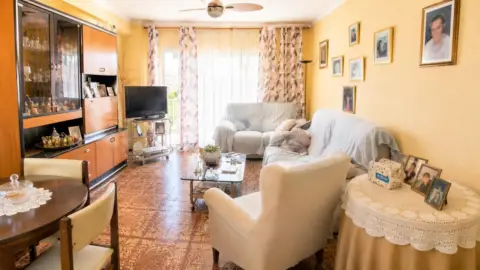 Apartamento en Cruz de Humilladero- Paseo de los Tilos