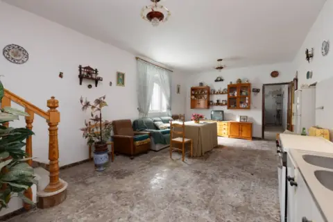 Casa pareada en Plaza Constitución, 17