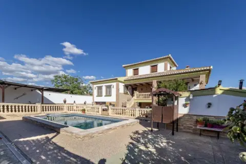 Chalet en calle Diseminados (VIV. Unif), nº 9