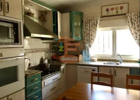 Chalet en calle de la Autonomía de Aragón