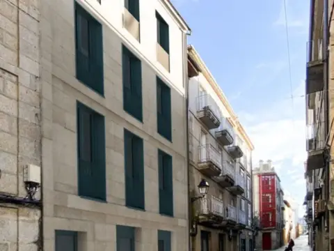 Piso en calle de Colón, 13