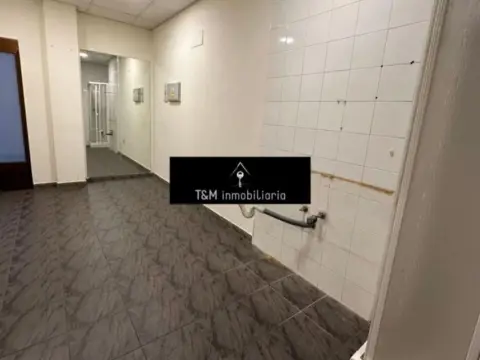 Local comercial en calle de Cruceiro Quebrado
