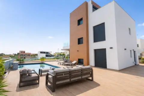 Chalet en calle Sector Y-1 Campoa-Sector Nort