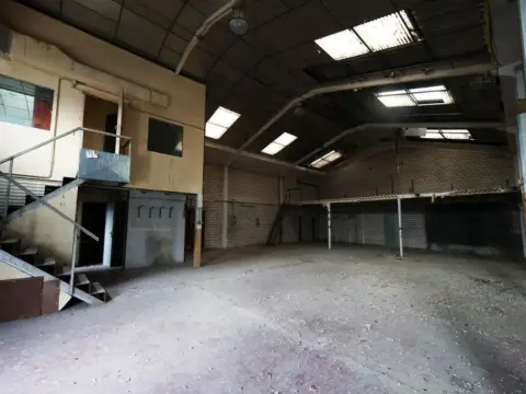 Nave industrial en Avenida de las Canteras, 55