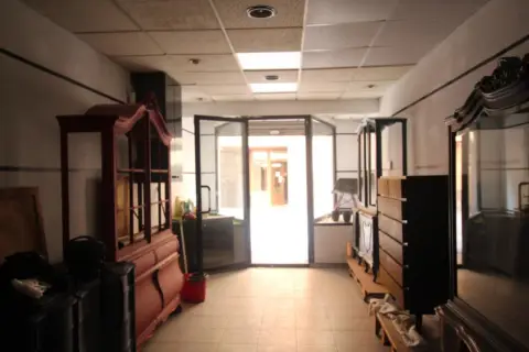 Local comercial en El Camp de L`Arpa del Clot