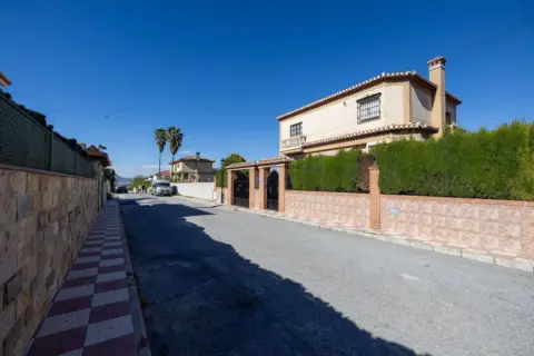 Chalet en calle de la Retama, 476