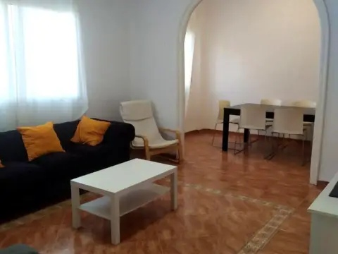 Habitación en Carrer del Vinalopó