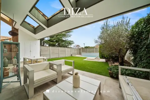 Casa adosada en Paseo Club Deportivo