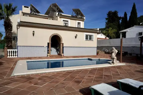 Chalet en calle Alhaurín de la Torre, 72