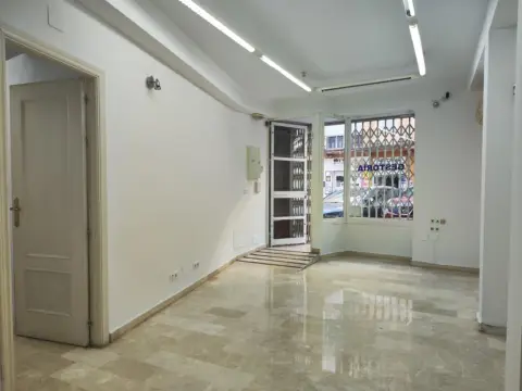 Local comercial en calle de Enrique de Egas