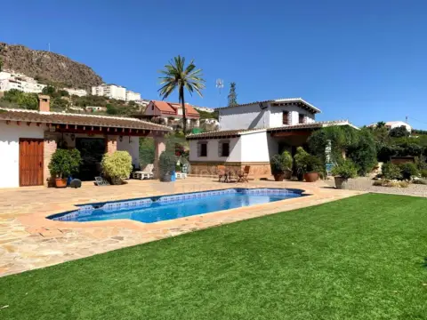 Chalet en Álora, Chlalet, Buen Estado, 3 Habitaciones, Piscina, Gran Parcela