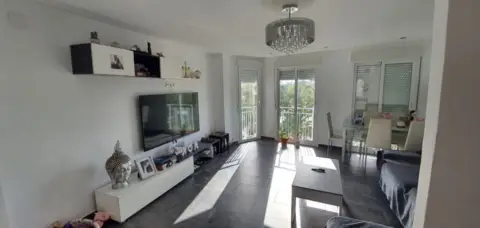 Piso en Raval - Puertas Coloradas