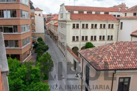 Piso en calle del Conde de Ribadeo, 7