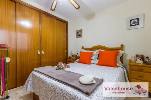 Casa adosada en calle de Salvador Dalí