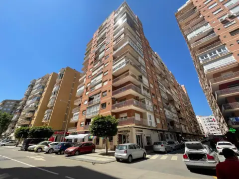 Piso en calle de la Paz, 3