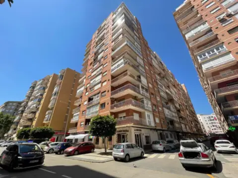 Piso en calle de la Paz, 3