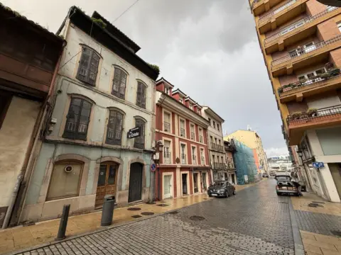 Edificio en calle de Ruiz Gómez, 13