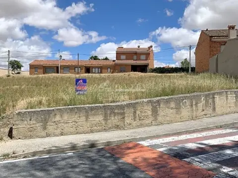 Terreno en calle Segovia