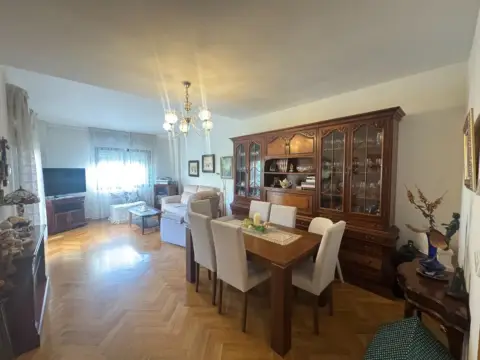 Casa adosada en calle de Berlín