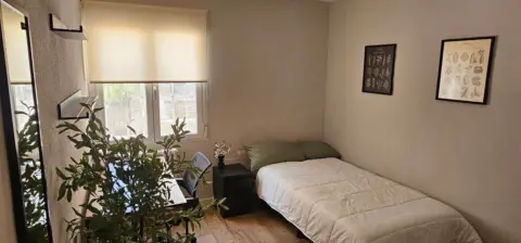 Habitación en calle de Pérez Galdós