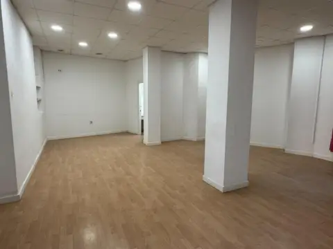 Local comercial en Perchel Norte - Trinidad