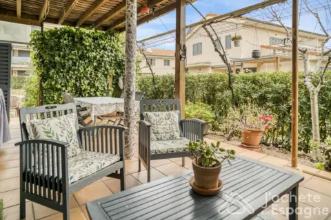 Casa pareada en Carrer Valencia