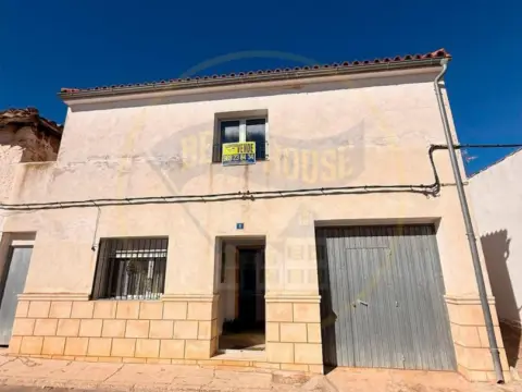 Casa en calle Honda