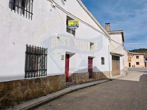 Casa en Villarejo de La Peñuela