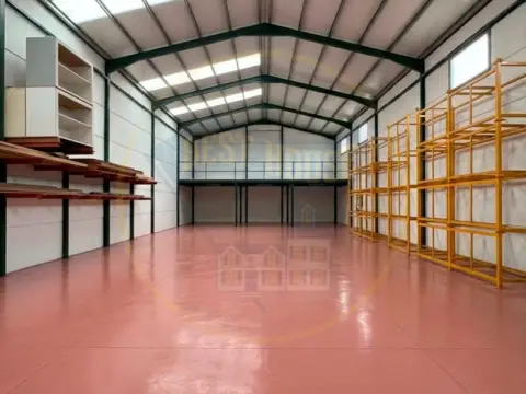 Nave industrial en calle Mohorte