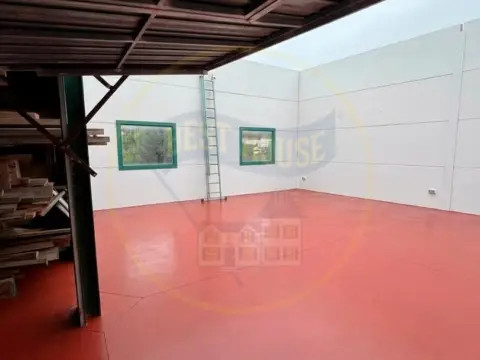 Nave industrial en calle Mohorte
