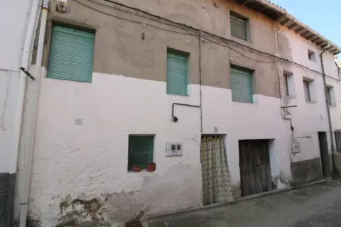 Casa adosada en calle del Santo Domingo, 9
