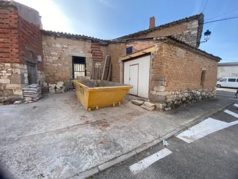 Finca rústica en calle de los Estudiantes