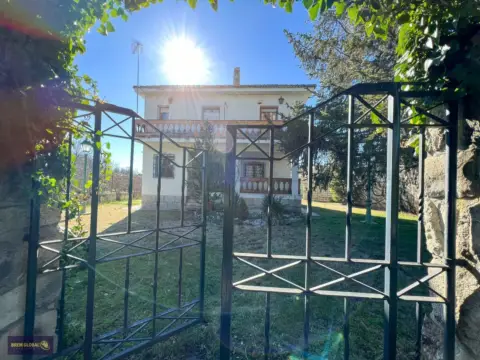 Chalet en calle Roble