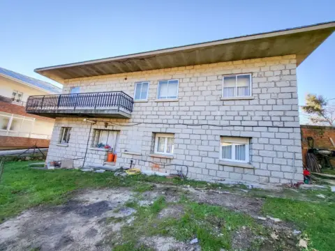 Chalet en Avenida de La Cabrera, 27