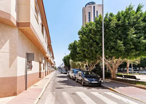 Casa adosada en calle de Pedro Rivera, 3