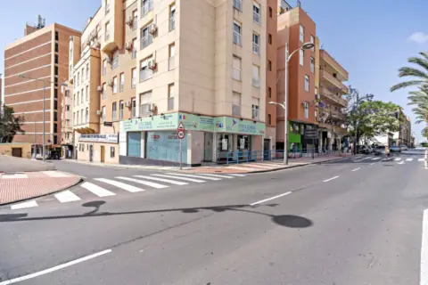 Piso en calle de las Islas Azores