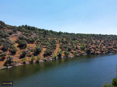 Casa adosada en calle de los Mártires