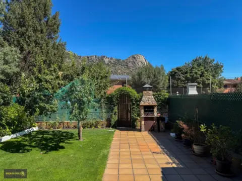 Casa adosada en calle de Paraguay